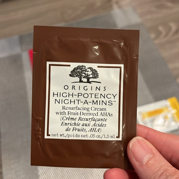 Skincare samples set - Estee Lauder, Clarins, Origins, NUXE and more - Picture 5 of 8